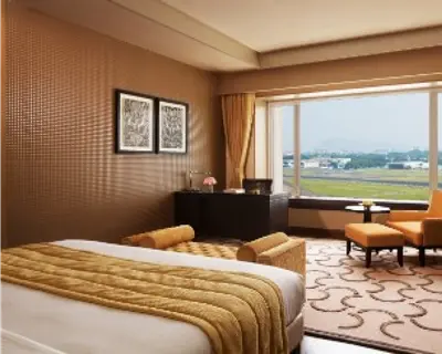 Luxury Rooms with Runway View at Taj Santacruz, Mumbai