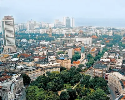 Mumbai Neighbourhoods - Near Taj Lands End, Mumbai