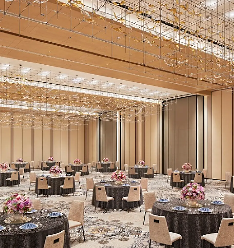  Omar's Largest Banqueting & Conferencing Facilities - Taj Wellington Mews, Chennai