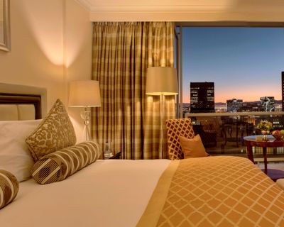 Luxury Tower Room With City View - Taj Cape Town