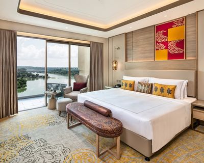  Luxury Grande Lake View King Bed - Taj Lakefront, Bhopal