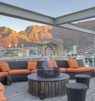 Brilliant Views Of Cape Town's Iconic Table Mountain