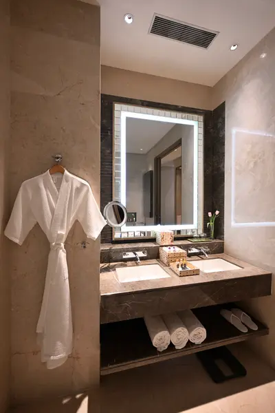 Luxurious Bathroom Experience at Taj Santacruz, Mumbai