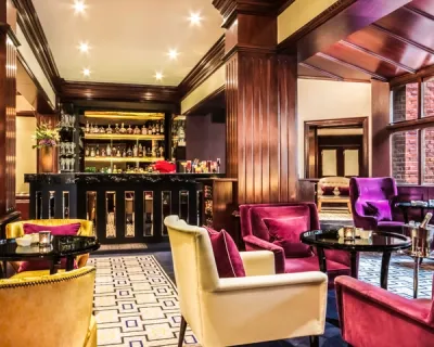 The Hamptons Bar - Luxury Restaurant at St James' Court, London