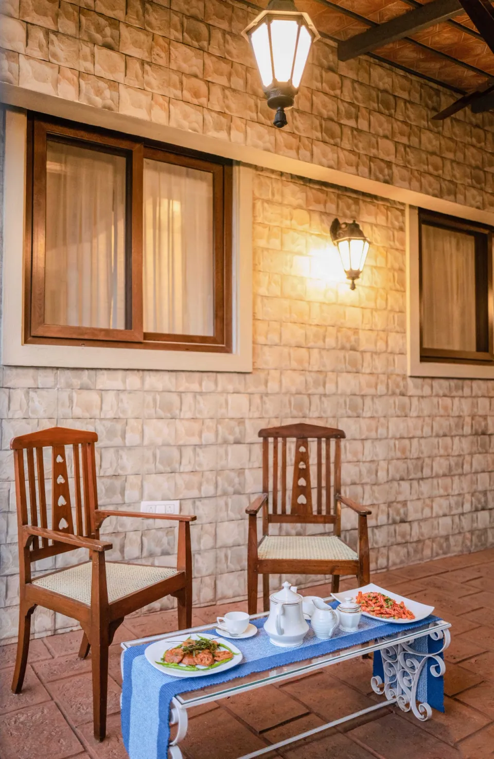 Outdoor Dining Experience - Dulwich Park View, Panchgani