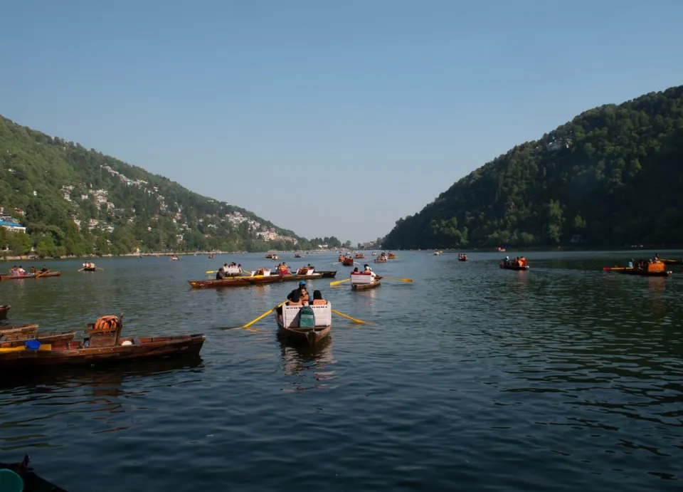 Boating In Naukuchiatal Lake - Things To Do in Naukuchiatal