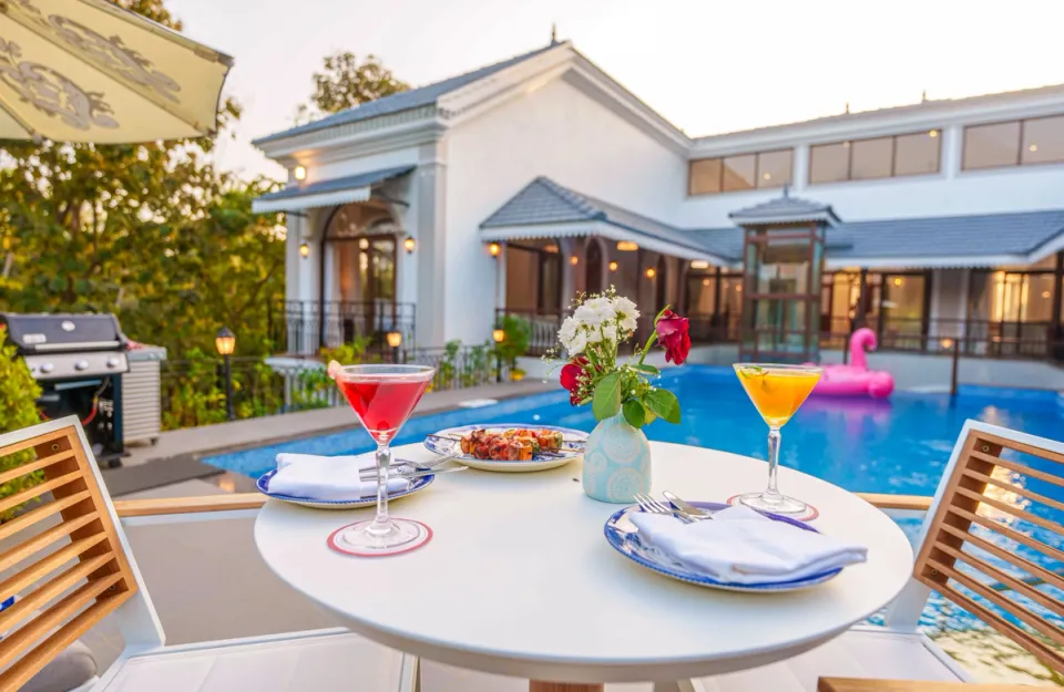 Meals By The Pool at Villa Eterna, Goa 