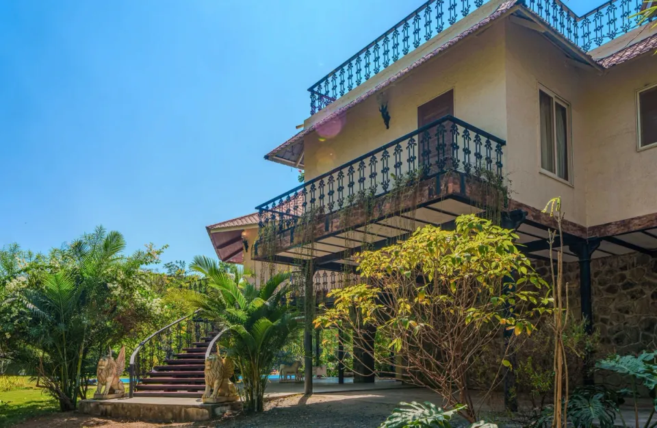 Luxury Bungalow in Kashid - Skyfall, amã Stays & Trails