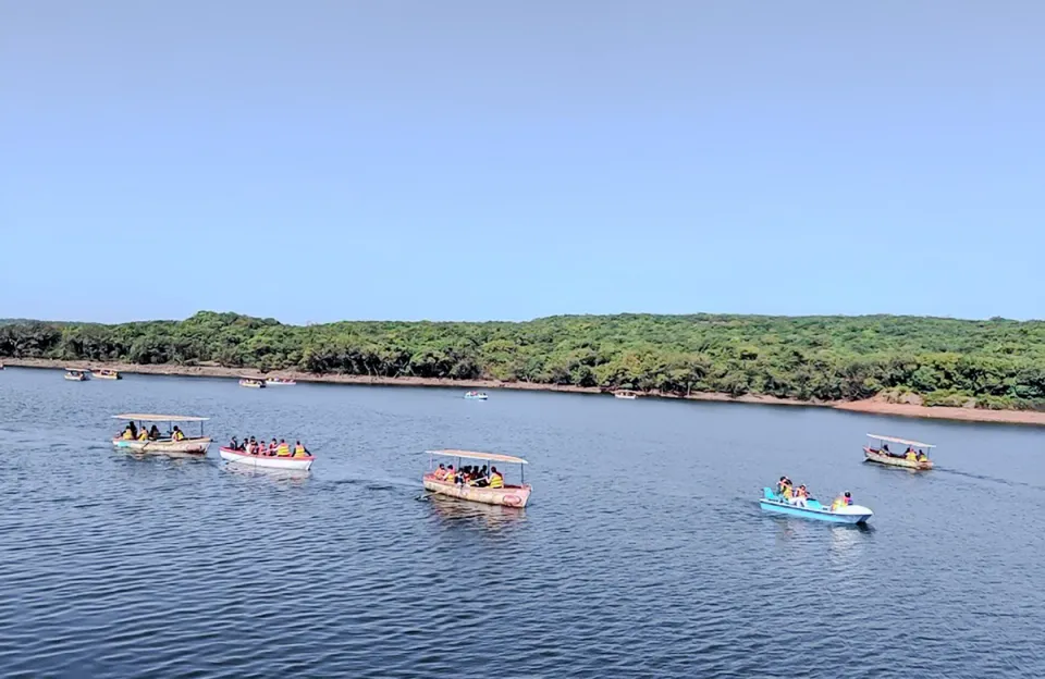 Boating at Venna Lake - Activities To Do in Mahabaleshwar, amã Stays & Trails