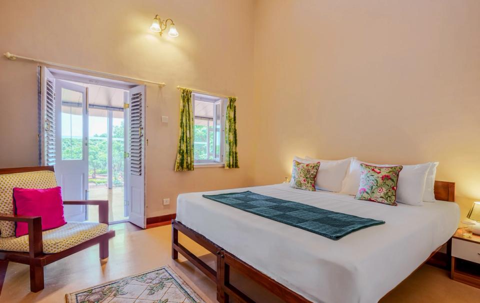 Lavish Bedroom at Dingley Dell, Mahabaleshwar - amã Stays & Trails