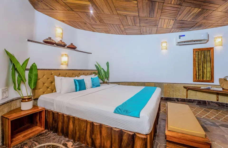 Elegant Bedroom At Eden Farms Sapphire - Goa Luxury Villa