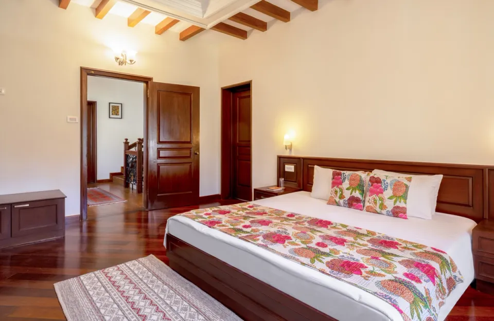 Luxury Bedroom at Kumara Villa - Accommodation in Kodaikanal