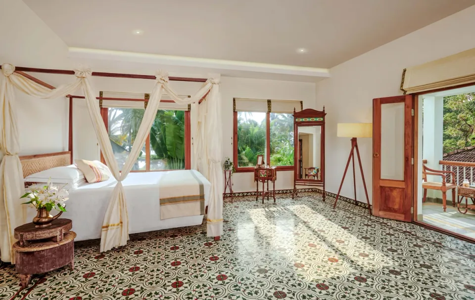 Luxury Room & Suite at Pathiramanal Villa, amã Stays & Trails 