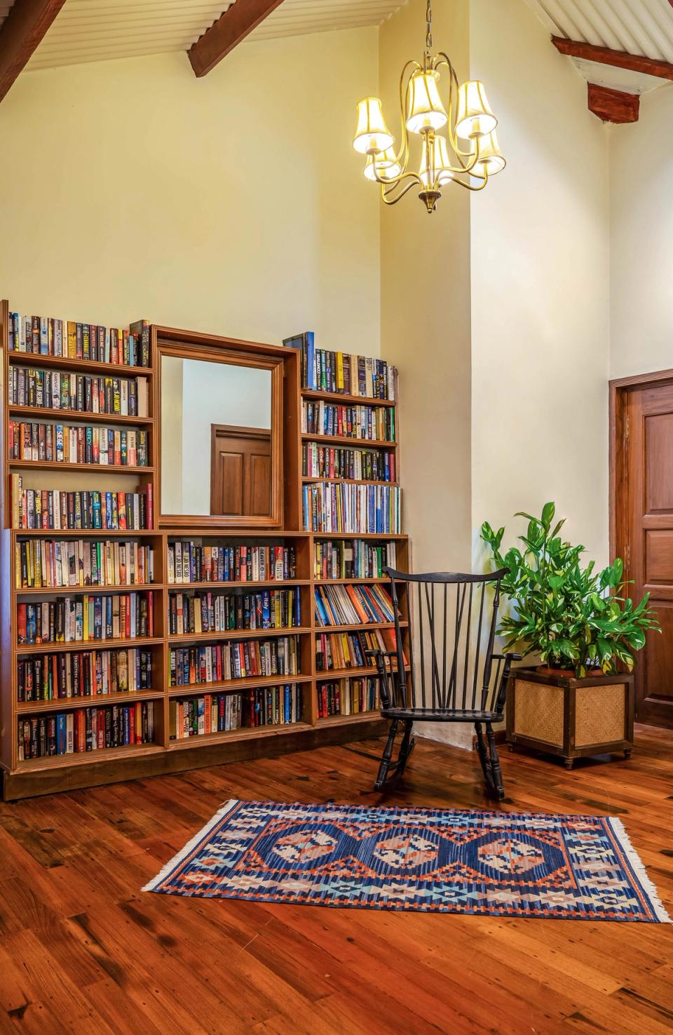 Library at Raven's Nest - Bungalow in Kotagiri