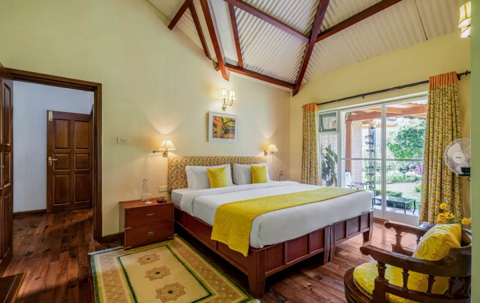 Stunning Bedroom at Raven's Nest, Kotagiri - amã Stays & Trails 