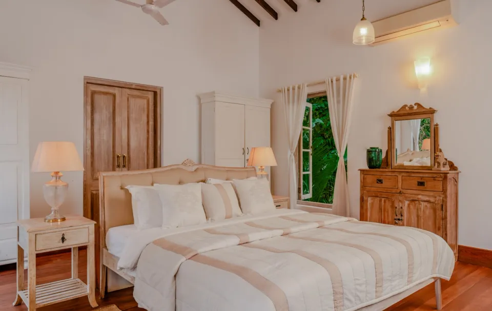 Spacious Bedroom at 70 Vale, Goa - amã Stays & Trails 