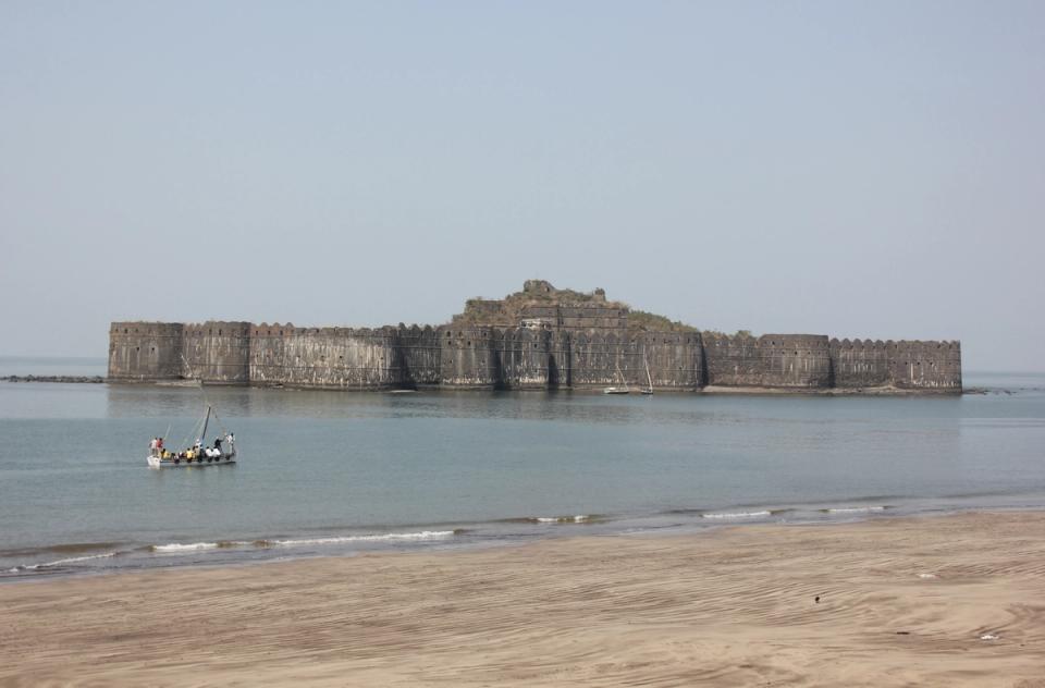 Murud Janjira Fort – Places to Visit In Kashid, amã Stays & Trails