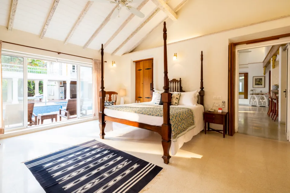 Luxury Bedroom at Chikoo Villa - Villa in Goa