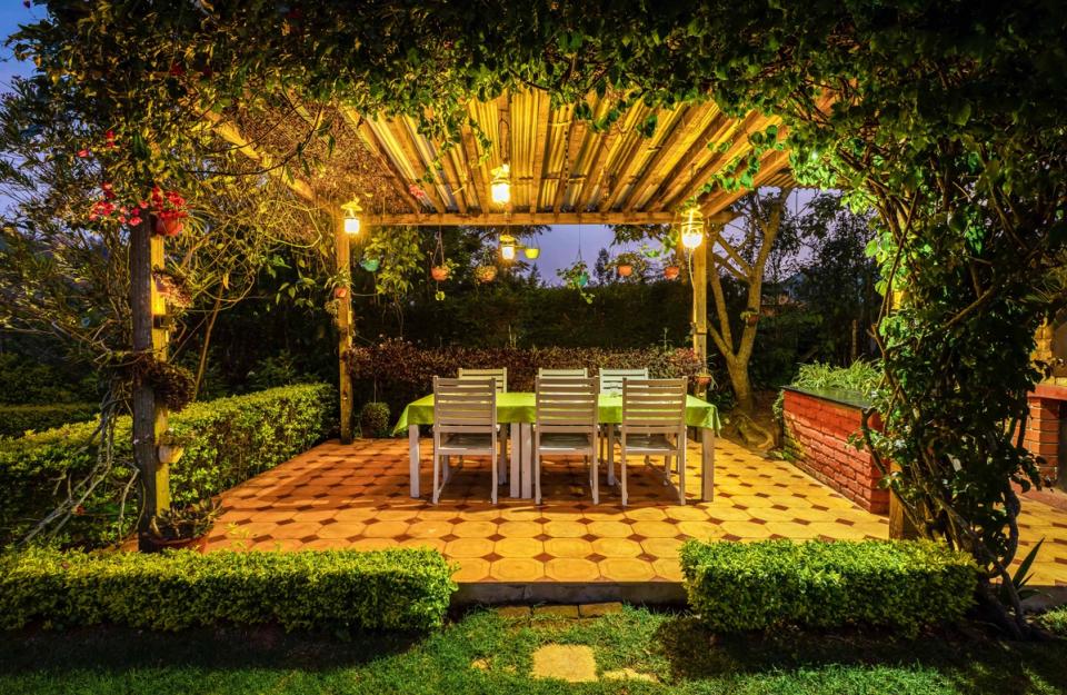 Outdoor Dining Experience at Raven's Nest, Kotagiri - amã Stays & Trails 