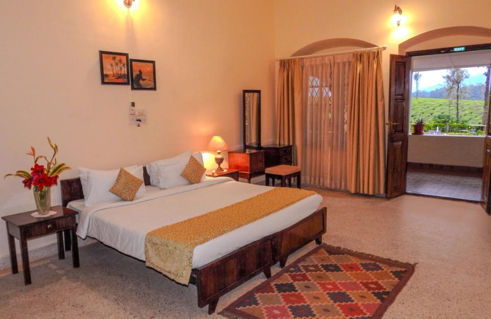 Luxury Bedroom at Glenlorna Bungalow - Stay in Coorg