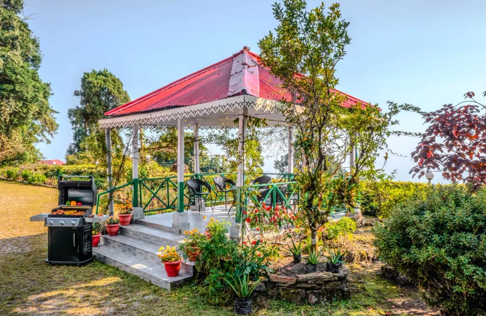 Outdoor Gazebo at Wayside Villa - Homestay in Kurseong