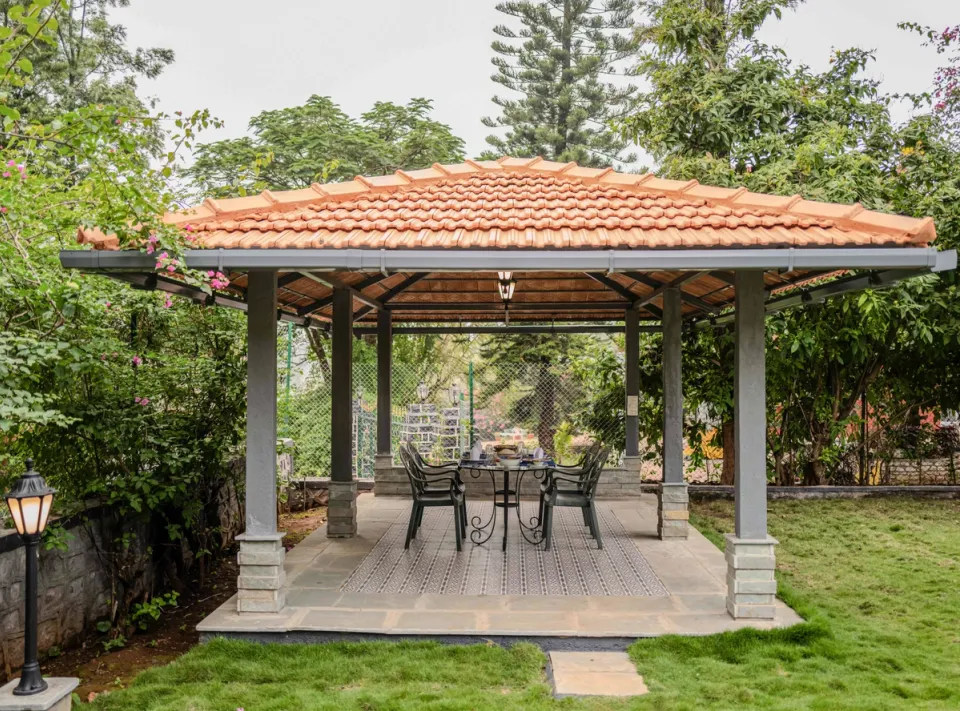 Outdoor Dining Space at Dulwich Park View, Panchgani