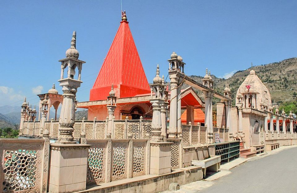 Hanuman Temple - Naukuchiatal Tourist Places, amã Stays & Trails