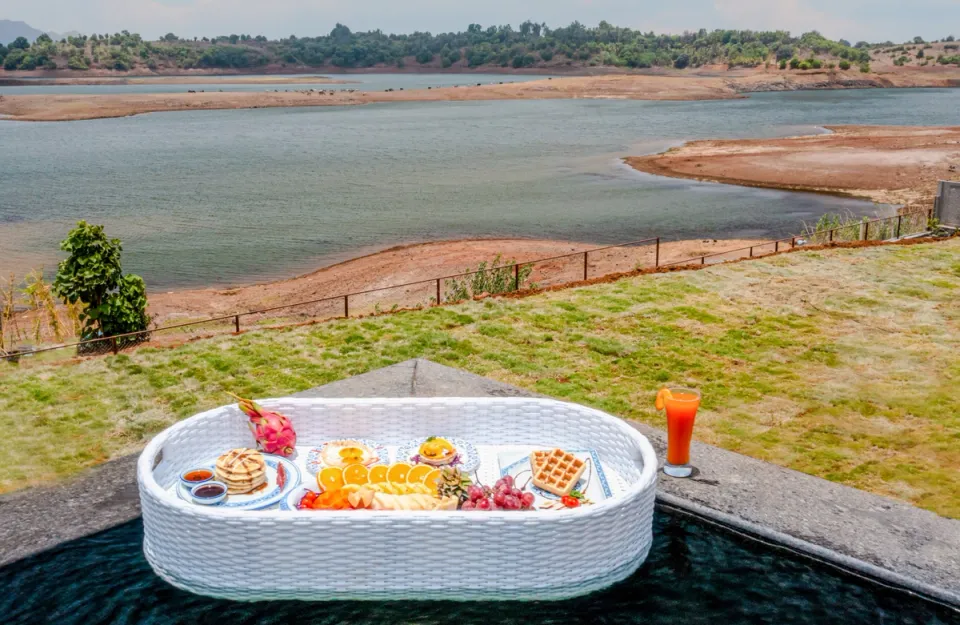 Outdoor Dining Space at Mirayan, Nashik - amã Stays & Trails 