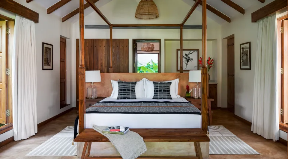 Luxury Bedroom At Hacienda De Bastora - Villa in Goa