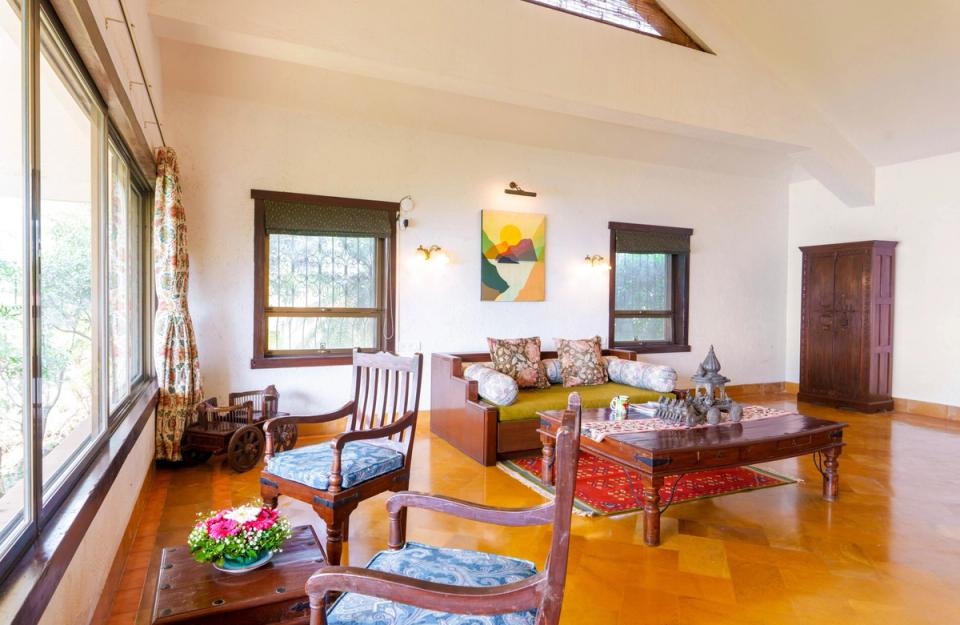 Living Space At Whispering Heights - Lonavala Homestay 