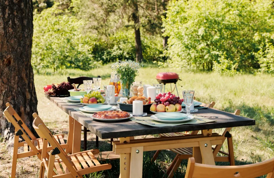 Al Fresco Dining at Ballyhack Cottage, Shimla - amã Stays & Trails