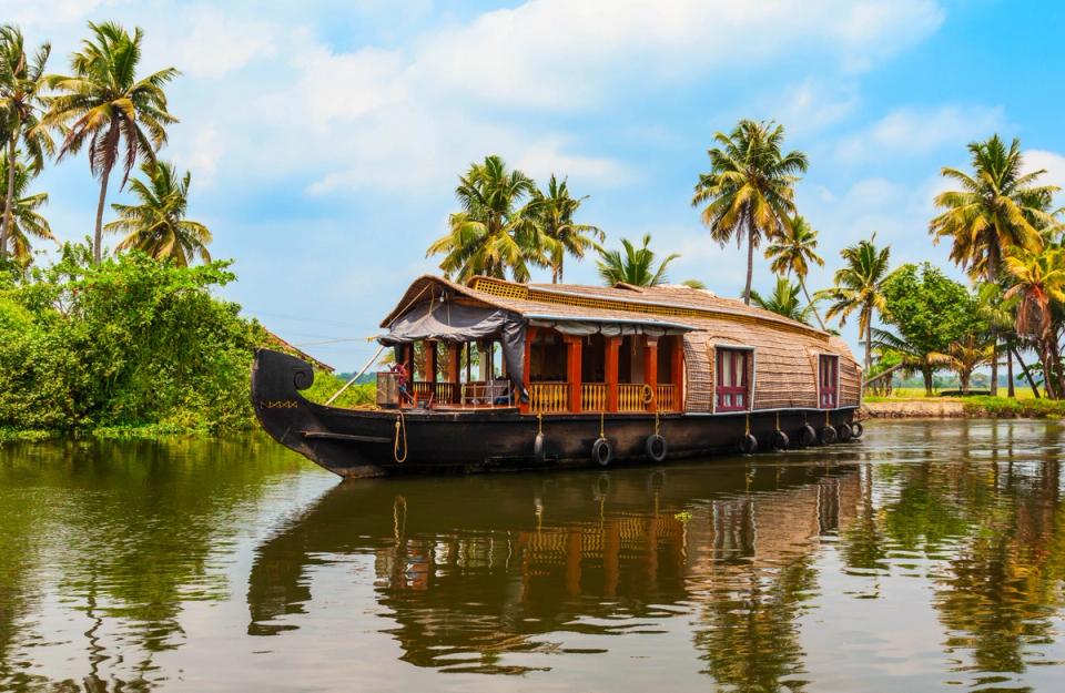 Alleppey City Tour - Places To Visit in Kumarakom, amã Stays & Trails