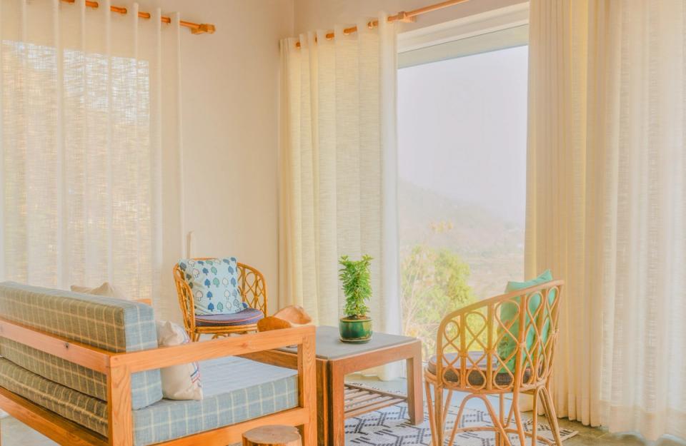 Luxurious Reading Area at Godhuli Timil, Naukuchiatal - amã Stays & Trails