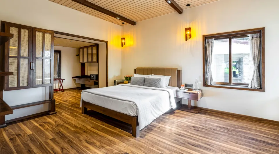 Spacious Bedroom at Sneh Villa, Kodaikanal - amã Stays & Trails 