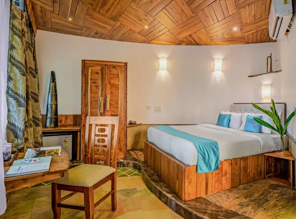 Luxury Bedroom At Eden Farms Emerald, Goa - amã Stays & Trails