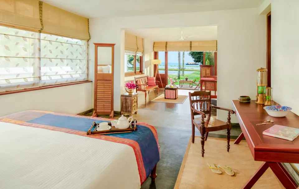 Luxury Bedroom at Pathiramanal Villa - Accommodation In Alappuzha