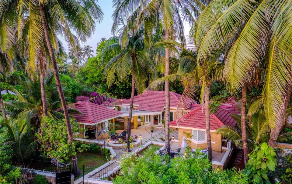 Luxury Villa in Madh Island - Beach House, amã Stays & Trails