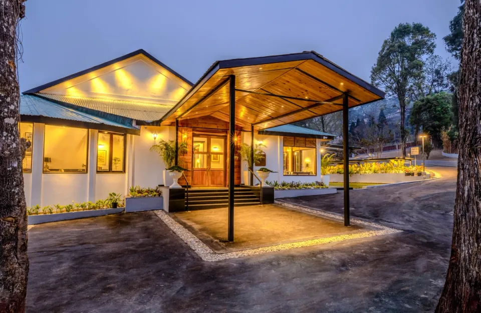 Entrance of Puttabong Cottage, Darjeeling - amã Stays & Trails 