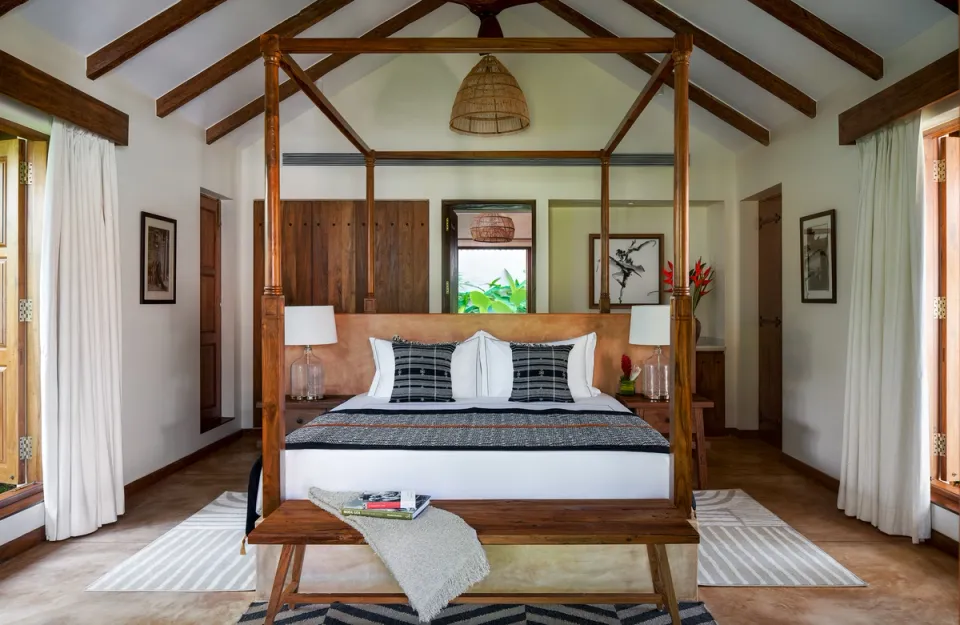 Luxury Bedroom At Hacienda De Bastora - Goa Luxury Villa