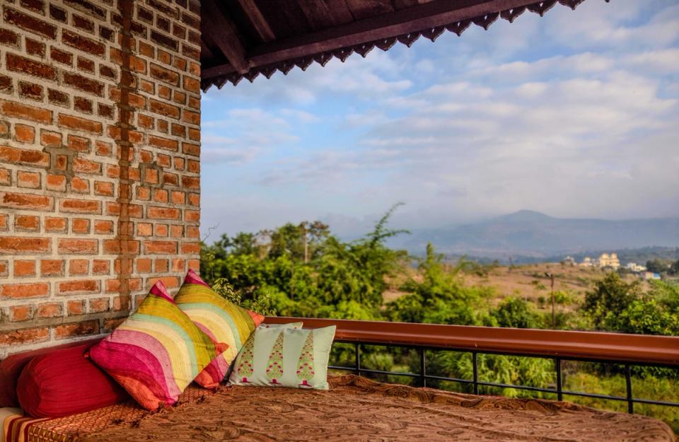 Outdoor Seating Space At L’Attitude By The Lake, amã Stays & Trails