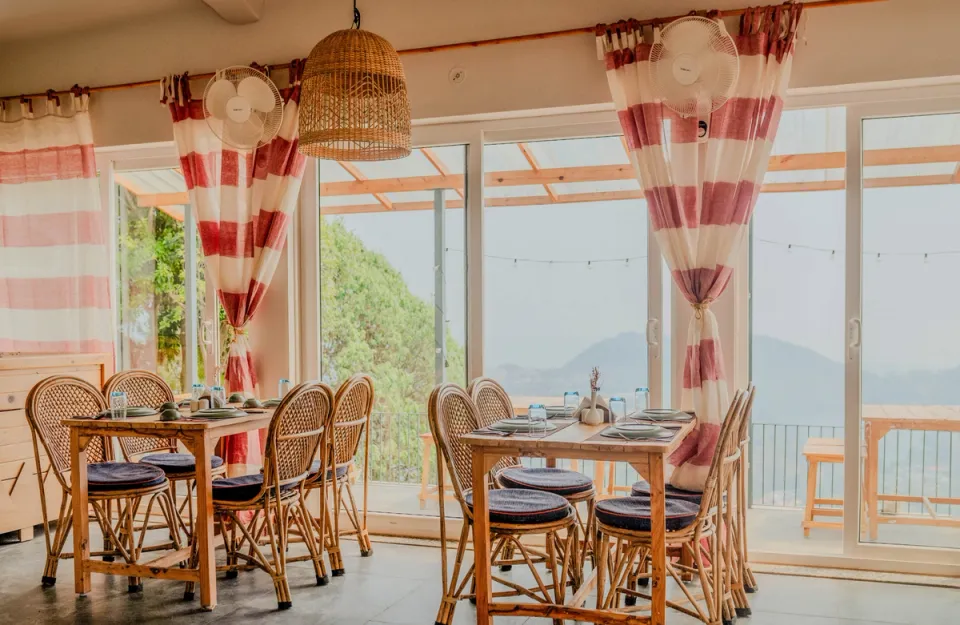 Dining Space at Godhuli Timil - Villa in Naukuchiatal