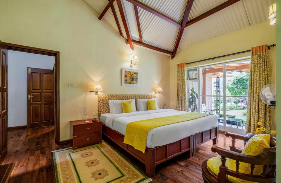 Luxury Bedroom at Raven's Nest - Villa in Kotagiri