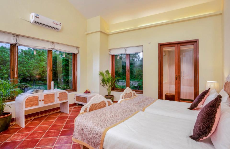 Luxe Bedroom at Nine Plams - Accommodation in Alibaug 