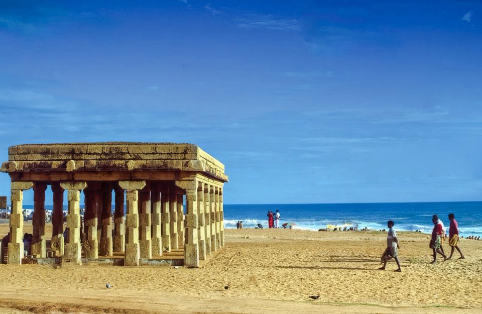 Shakumugham Beach - Places to Visit in Thiruvananthapuram, amã Stays & Trails 