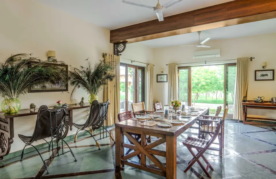 Luxury Dining Area at Abhay Villa, amã Stays & Trails