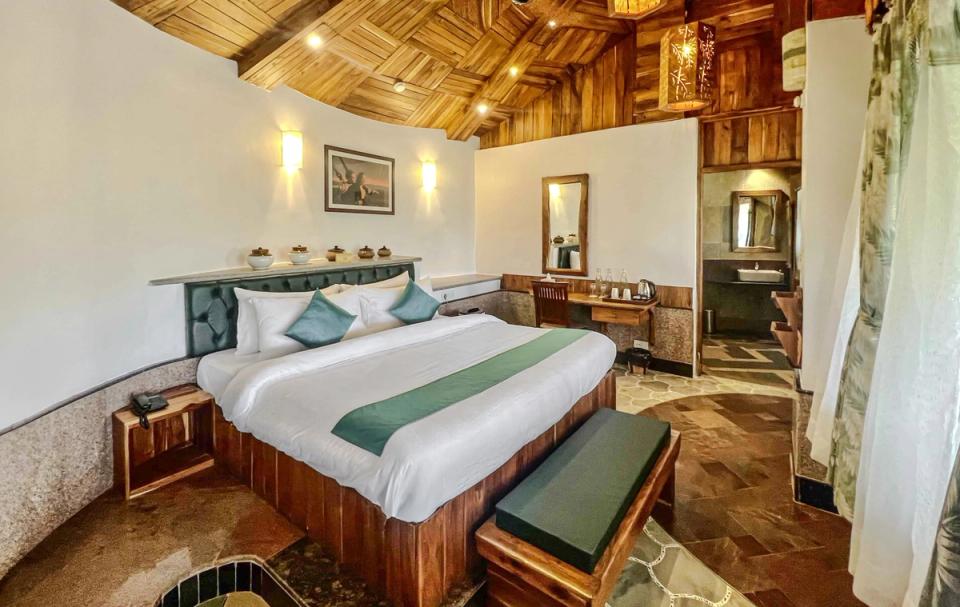 Luxury Bedroom At Eden Farms Paradise - Private Villa in Goa