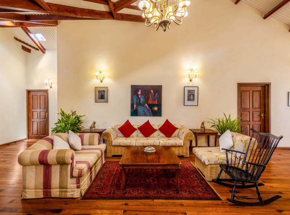 Luxury Living Space at Raven's Nest, Kotagiri - amã Stays & Trails 