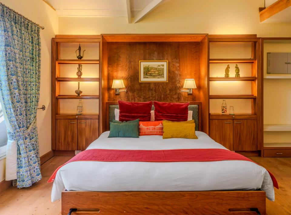 Luxury Bedroom at Raman villa, Shimla - amã Stays & Trails 