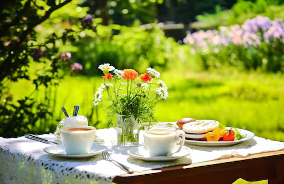 Breakfast By The Lawn - Luxury Experiences at Aberdeen, Coonoor - amã Stays & Trails 