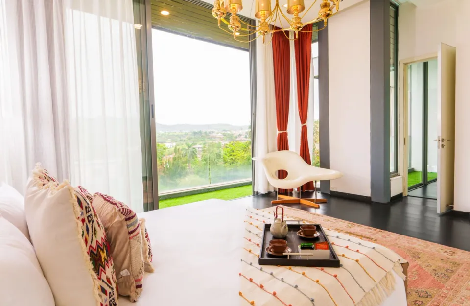 Spacious Bedroom With Balcony At Villa Seven, Lonavala